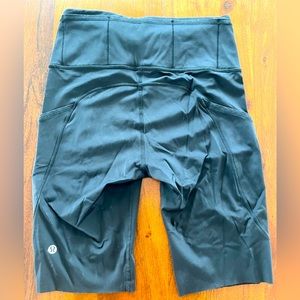 Lululemon Pocket Bike Shorts Sz 4